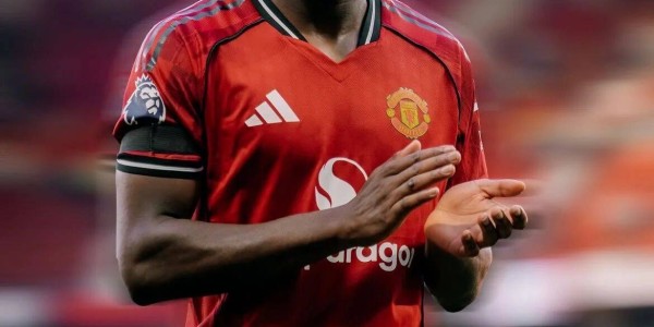 阿莫林花4000万却用客串左闸，曼联恐需再买人！球迷迁怒滕哈格