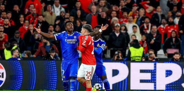 一场没有口型的停赛！当足球场上的争吵，撞上零容忍的红线