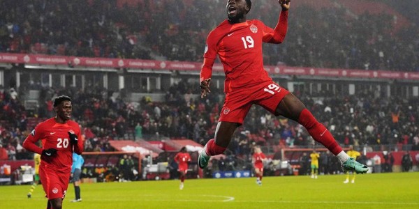 德甲最昂贵阵容揭晓！11人名单中仅两人非拜仁队员，冠军争夺成疑？