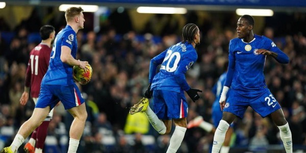 英超积分榜：阿森纳先赛7分领跑 切尔西重返前四