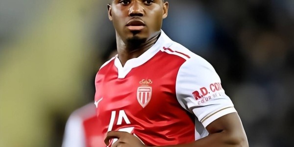 卖人赚1100万，梅西接班人在法甲重生，豪门账本比情怀更重要