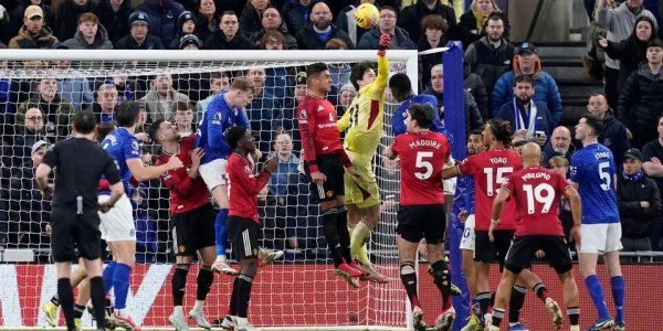 曼联坐拥当下英超天选门神10年无忧！扑救稍逊德赫亚，却获誉夏窗最佳引援