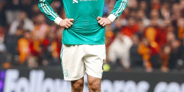 欧冠利物浦0-1加拉塔萨雷，手球判罚被质疑，单刀错失暴露问题