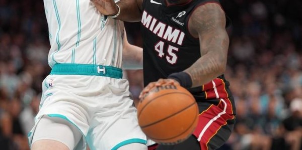 就你叫三分王？克努佩尔半场三分5中0 欢迎来真正的NBA