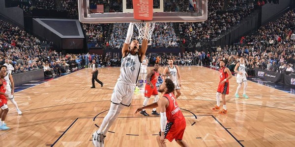 爱德华兹13+2文班空砍14+6 美国星辰队胜世界队