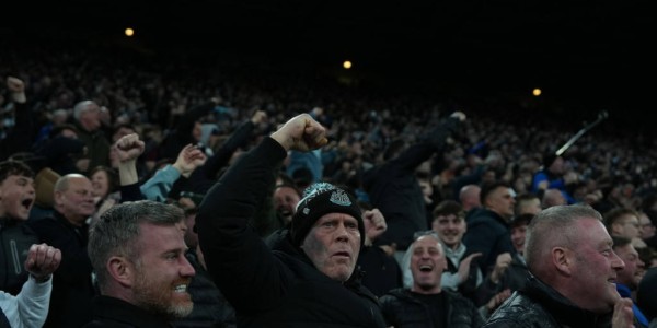 曼联利兹联克罗克公园上演“历史性”德比：足球与盖尔文化的碰撞！