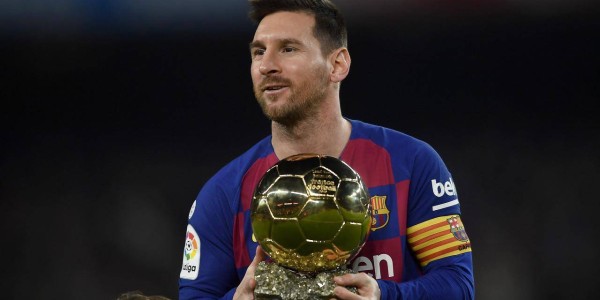 梅西会回归巴萨吗？苏亚雷斯：这要问梅西！但他是巴萨球迷！