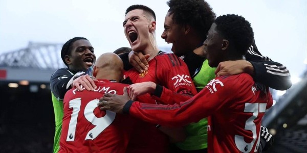 从0-1到2-1！卡里克神了！带领曼联杀进前三，7轮豪取19分