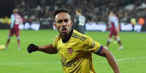 阿森纳本赛季曾领先九分，阵容深度不足又临场应变乏力导致多次失误，压力逐渐累积难以扭转偏局