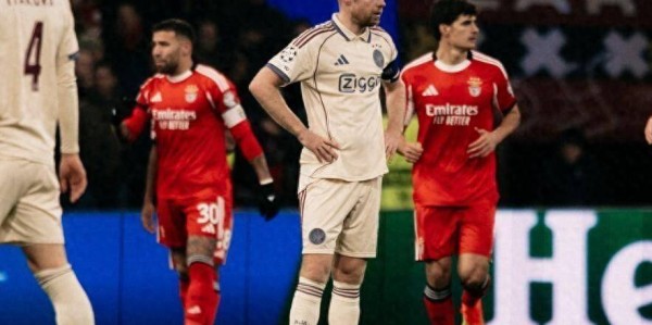 穆里尼奥趁虚而入：本菲卡轻松取胜，阿贾克斯再创下耻辱记录