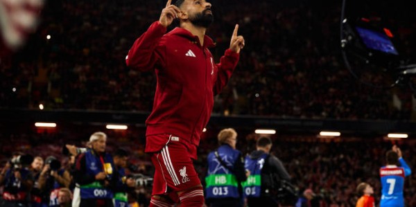 曼联三后卫战术或成利物浦克星，超级星期天迎来巅峰对决