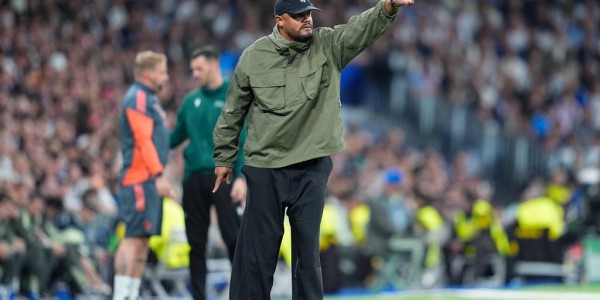 孔帕尼百场76胜场均2.41分平瓜帅 翻三座山+三冠王可期