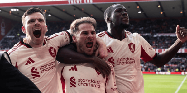 英超神剧情：补时绝杀太刺激，争四形势大乱：3大豪门积分相同