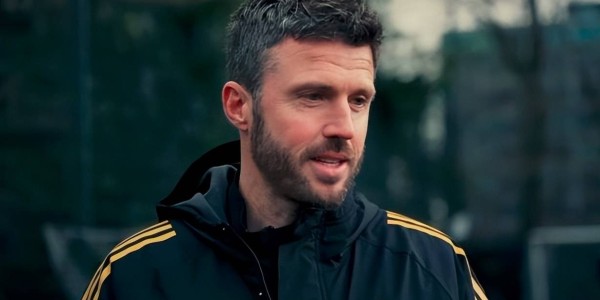 曼联名宿内讧？基恩嫌卡里克资历浅，鲁尼回击：红魔不该迷信名帅