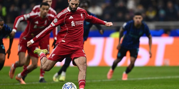 斯洛特直言最后点球在英超不会判 被问萨拉赫立马打太极