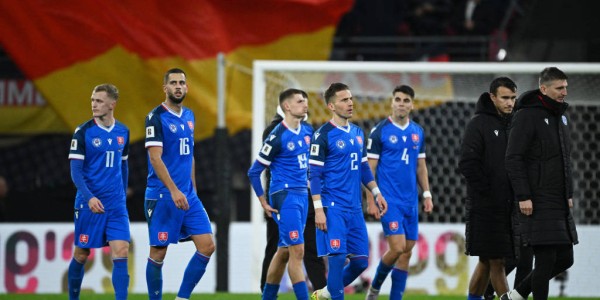 德甲联赛最新动态：拜仁慕尼黑逆转胜利，霍芬海姆强势崛起，积分榜解析与战术深度分析