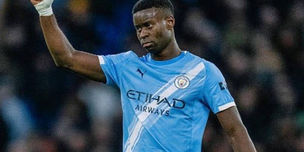 又一个冠军！对阵揭晓，阿森纳冲四冠，曼城力争三胜利物浦