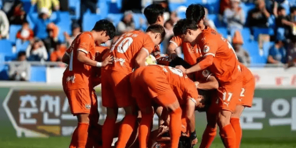 六哥赛事前瞻：欧联意甲内战！博洛尼亚残阵遇锋线瘫痪，罗马四前锋全躺谁进球？