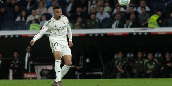 姆巴佩伤退敲响警钟：皇家马德里西甲丢分与左腿腘绳肌超负荷的隐忧