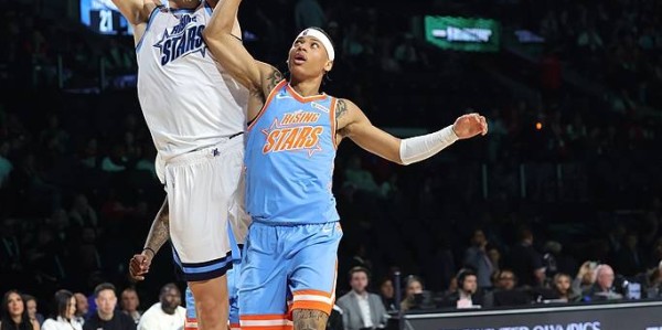 杨翰森8分钟10+2得分全场第二 5中4数据力压克林根