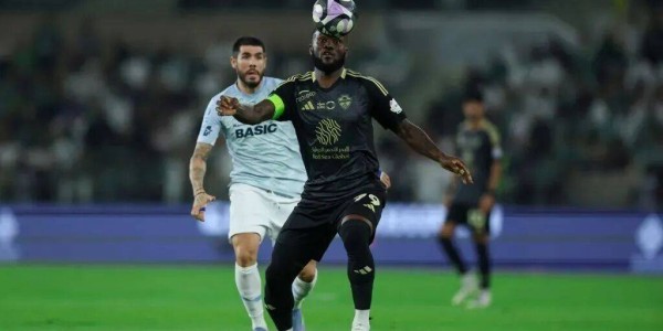 法甲双雄有意大卫，曝尤文现场考察莱万，500万年薪打算免签凯西