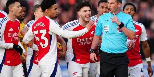 欧冠最神奇球队！13场不败+只丢6球，阿森纳用防守让全欧洲头疼