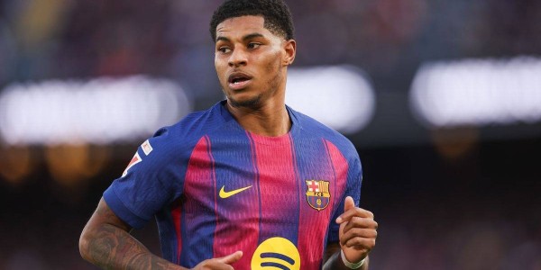 拉什福德买断最后期限敲定！曼联强硬不退让，巴萨陷入两难抉择