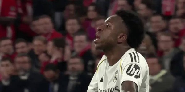 皇马内讧疑云：两位亿元巨星激烈争执，怒瞪与骂声四起！