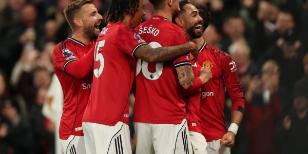 重返前四！阿莫林拿到首个英超三连胜 曼联新援打出身价