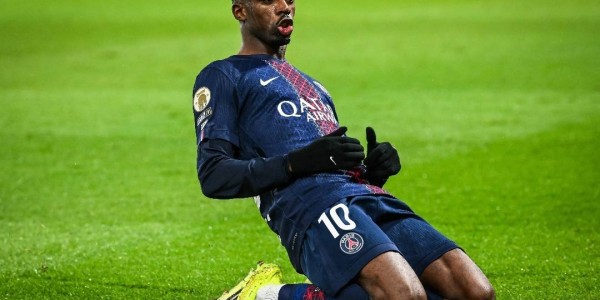 5-4，欧冠名场面诞生！拜仁巴黎对攻战，半决赛狂进9球创34年纪录