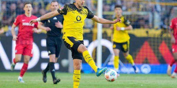 随着多特蒙德4-0，德甲最新积分榜出炉：争四白热化