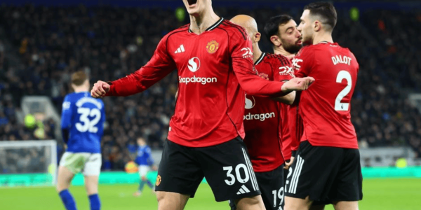 1-0！2-2！激情一夜，曼联绝杀，阿拉维斯绝平，吉达国民登顶