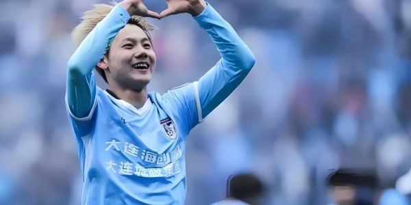 毛伟杰6月份将以400万转会费加盟德甲多特蒙德！新东家承诺核心位置，却被辟谣