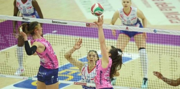 意甲决赛开门红！朱婷18分，科内利亚诺3-2险胜米兰