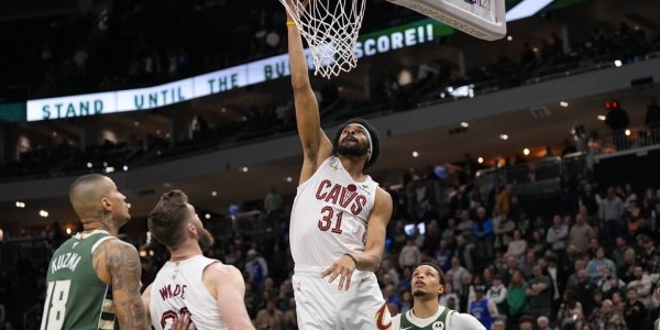 哈登缺阵阿伦27+11施罗德26分 波特20+8雄鹿险胜骑士