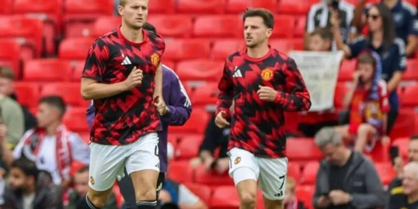 曼联官宣四人伤缺！芒特恢复训练或战纽卡，卡里克力挺续约马奎尔