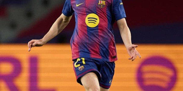 巴萨球迷涌入斯坦福桥，欧冠晋级战一触即发