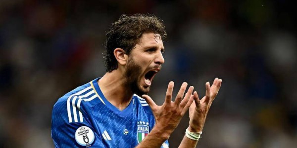 放弃意大利籍！鲁能豪掷6000万提前归化意甲前腰，20号战袍闪耀登场