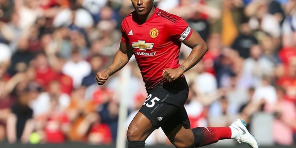 昔日英超巨星组团踢业余联赛！40岁前曼联队长复出，自掏腰包上场