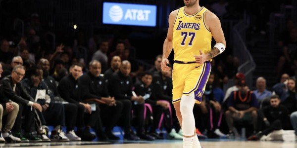 统治级表现！东契奇背靠背狂砍100分 关键时刻连得16分