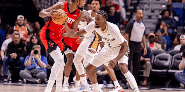 Shams：杜兰特遭遇右髌腱深度挫伤 很有可能G2复出