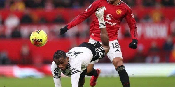 10场逆袭！卡里克“转正”稳了？曼联这波操作赚翻了