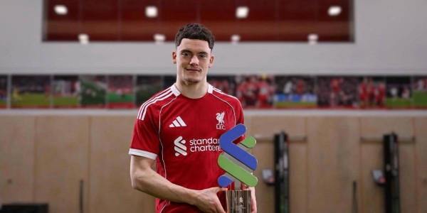 高级属性逐渐显现！斯洛特高度评价新指挥，杰拉德预测他将成为新星