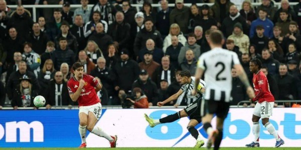 曼联1-2被十人纽卡绝杀！卡里克遭首败，终极考验将定其能否转正