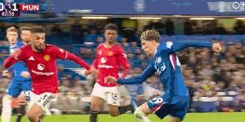 曼联1-0切尔西，切尔西3中门柱，加纳乔心系旧主，曼联领先10分了