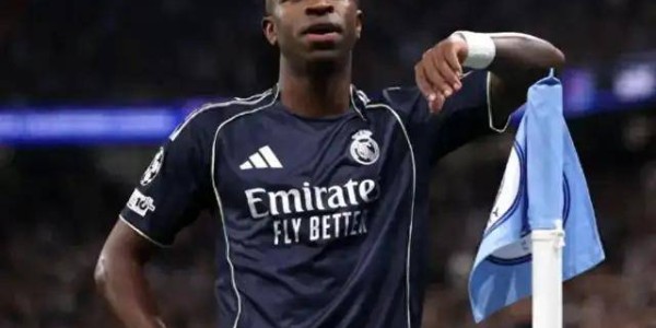 双杀曼城不足喜，皇马欧冠之路已到头，阵中有人比姆巴佩更适合当一哥