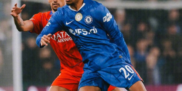 欧冠切尔西0比3巴黎出局，过早失球和失误酿悲剧，主帅换人无厘头