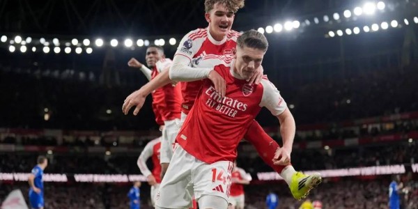 16岁73天封神！阿森纳2-0锁争冠主动权，9分领跑仍藏隐忧！