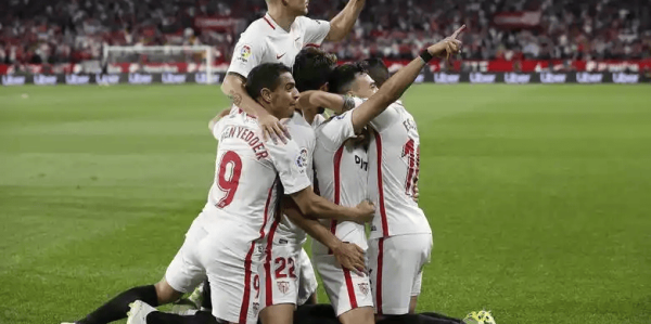 西甲争冠焦点！周日018巴萨VS塞维利亚，主场全胜王者复仇，残阵防线遇考验