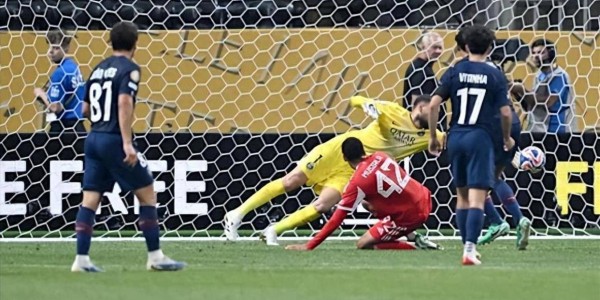 欧冠半决赛来袭，巴黎4000万门将坐穿板凳，阿森纳体能亮红灯